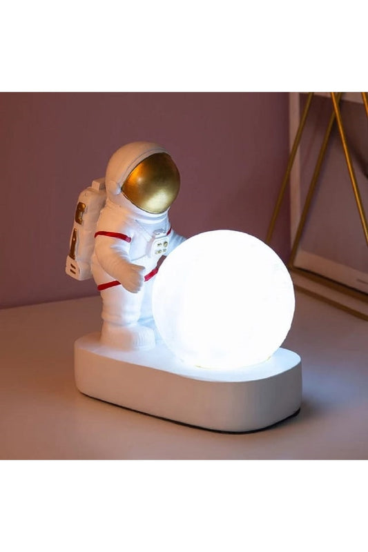 Astronot Spaceman Ay Led Gece Lambası Yatak Odası Başucu Masaüstü Yaratıcı Reçine Lamba Süs Obje