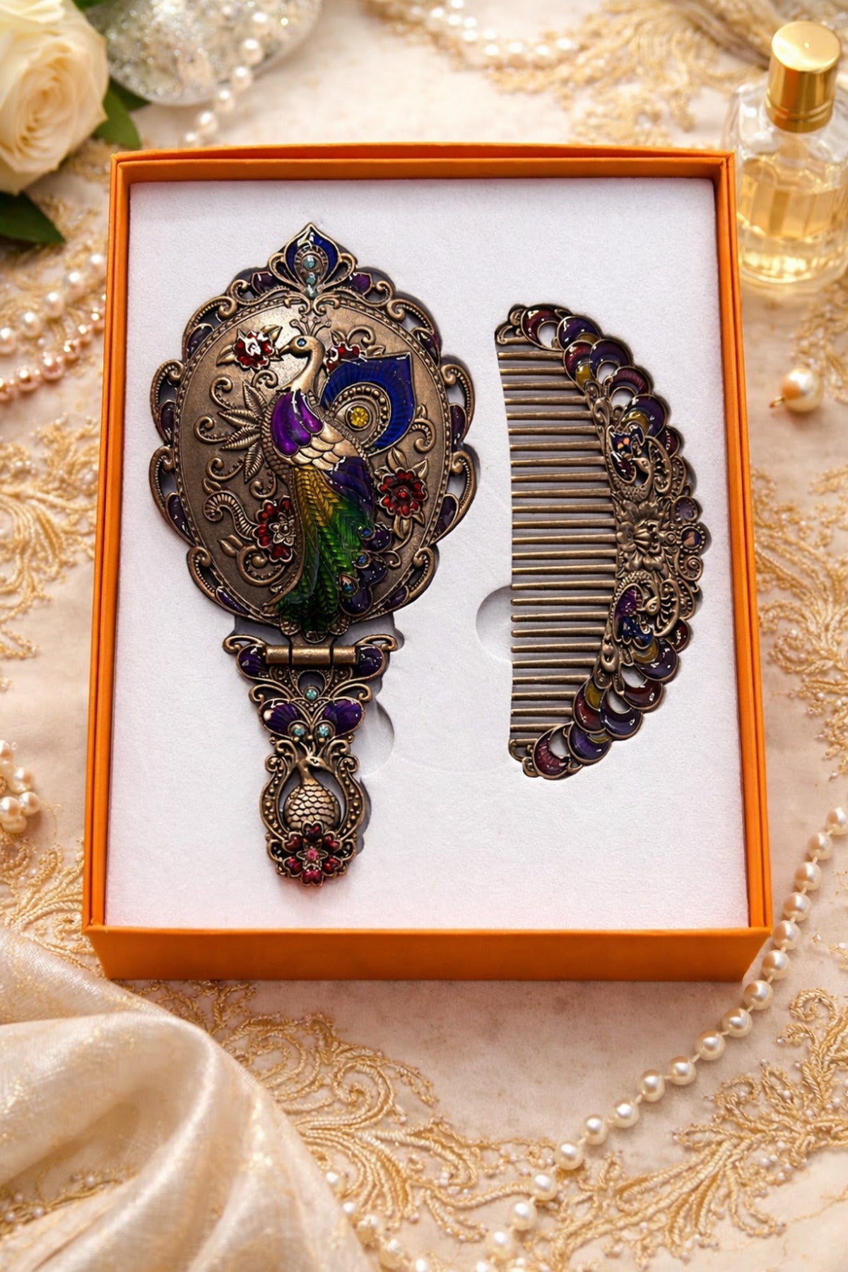 Osmanlı Vintage Tavus Kuşu Desenli El Aynası & Tarak Seti – Antik Gümüş Tonlu Hediyelik Set