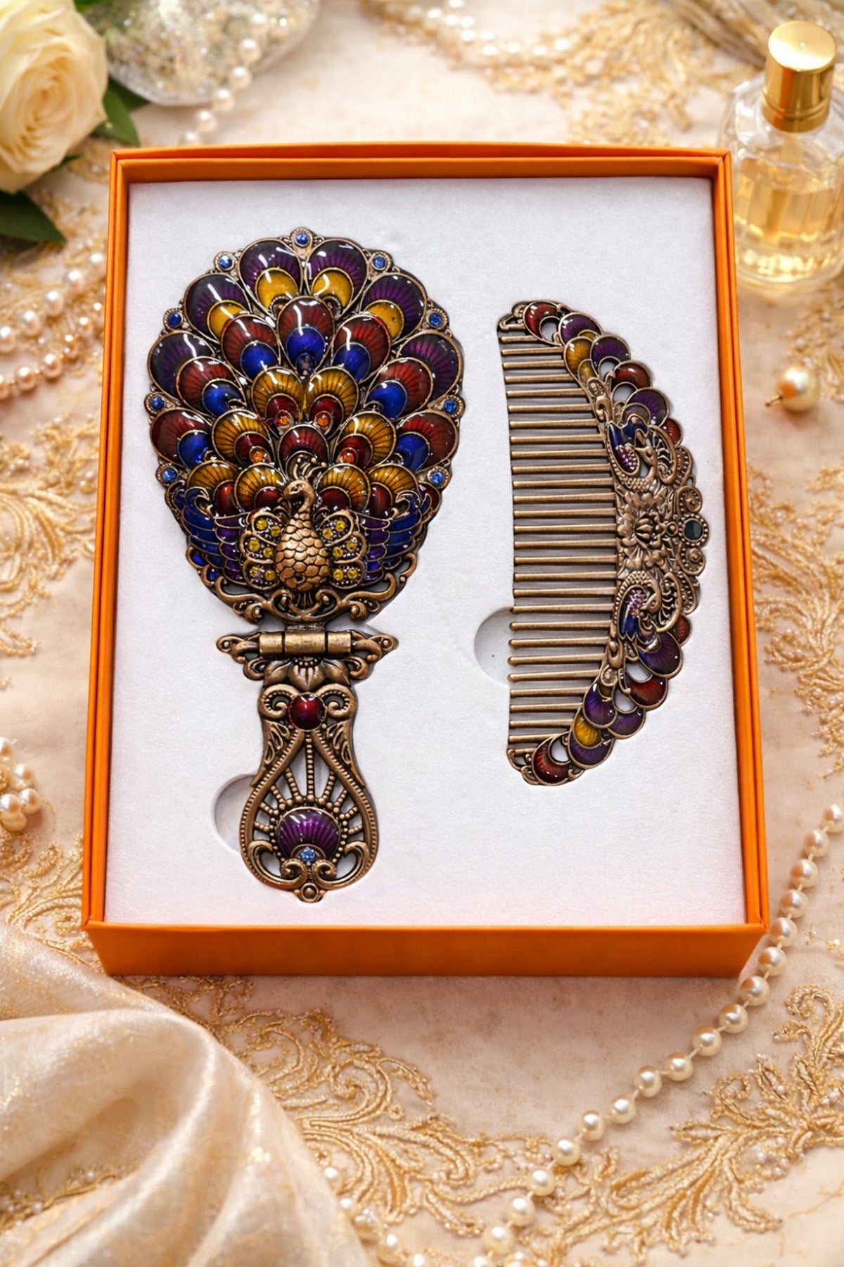 Osmanlı Vintage Tavus Kuşu Desenli El Aynası & Tarak Seti – Antik Gümüş Tonlu Hediyelik Set