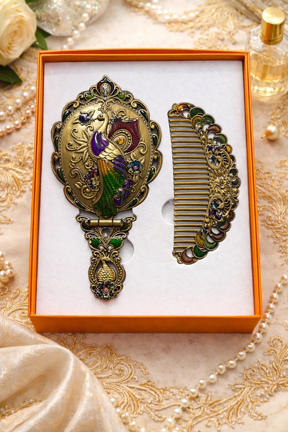 Osmanlı Vintage Tavus Kuşu Desenli El Aynası & Tarak Seti – Antik Gümüş Tonlu Hediyelik Set