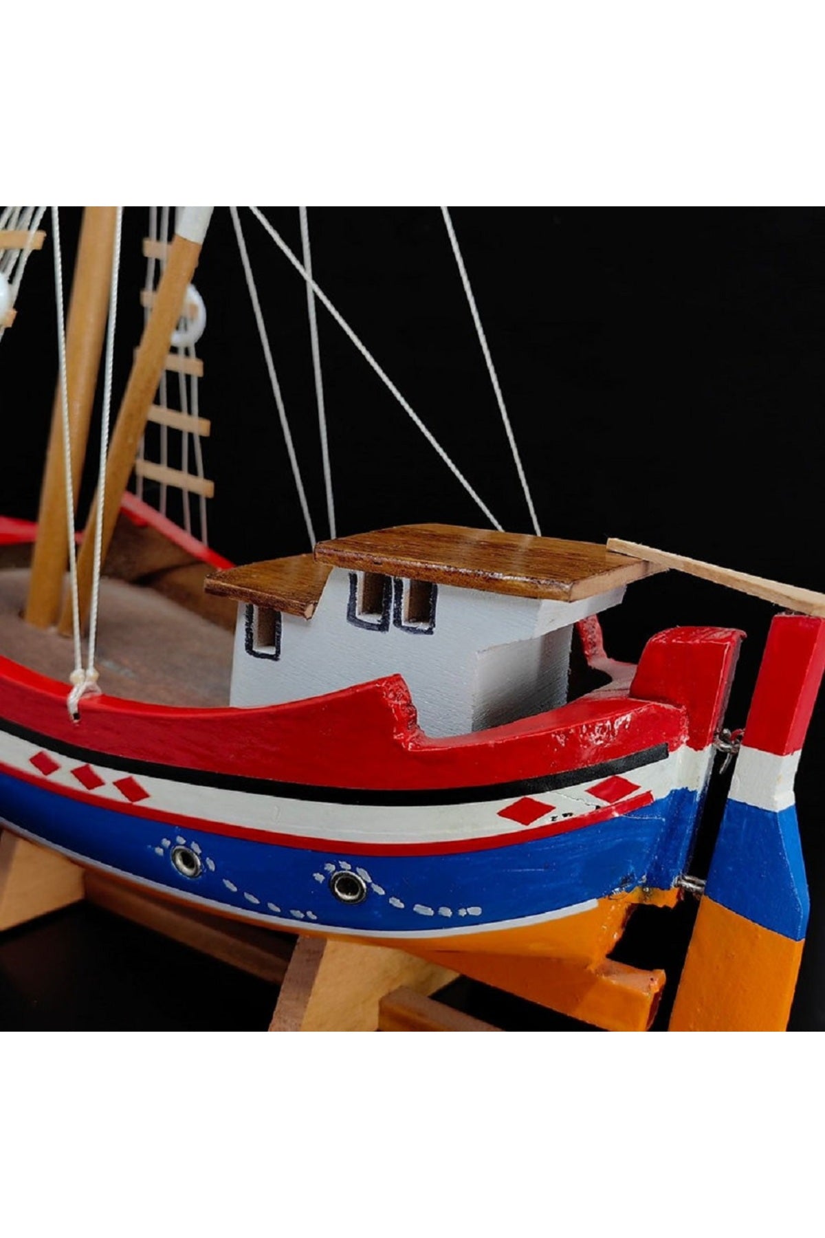 El yapımı Komple Ahşap Malzemeden Gemi Maketi 38X45CM
