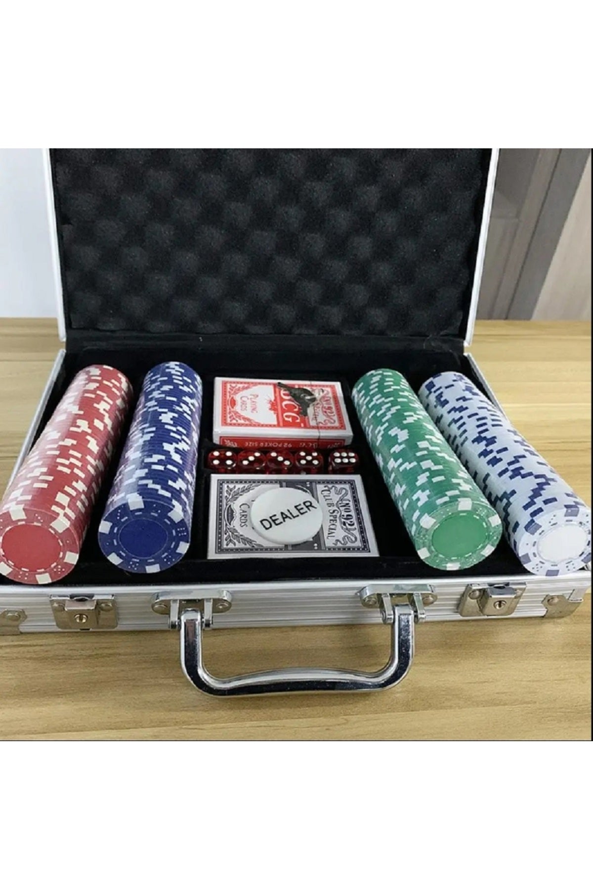 Eğlence Pokers Pazarlık Cips Dices Alüminyum Kasa İle 200 Parça Poker Fişi Seti 11 Gram Texas Holdem