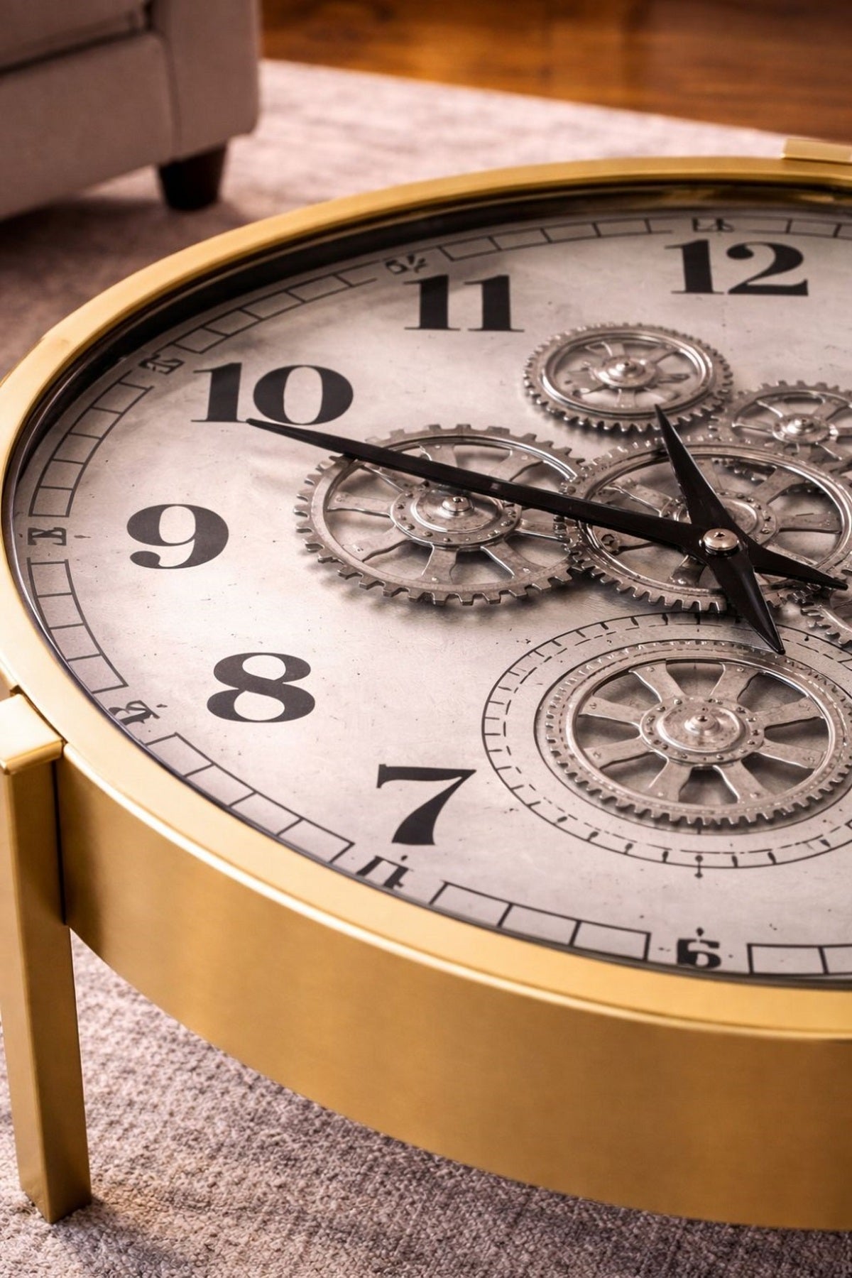 ChronoGold – Metal Çarklı Lüks Saat Detaylı Orta Sehpa