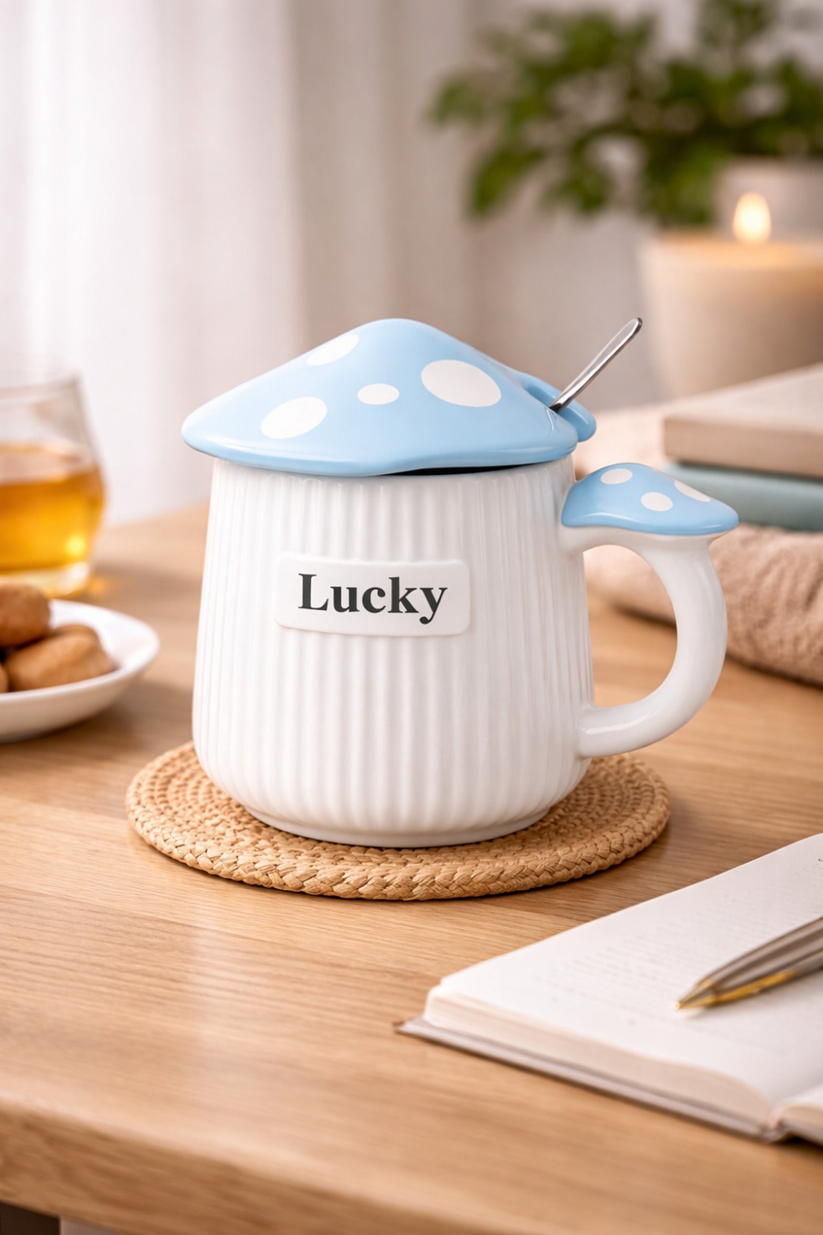 500ml Lucky Mantar Tasarımlı Kapaklı Seramik Kupa – Kaşıklı Mavi Dekoratif Kahve Kupası