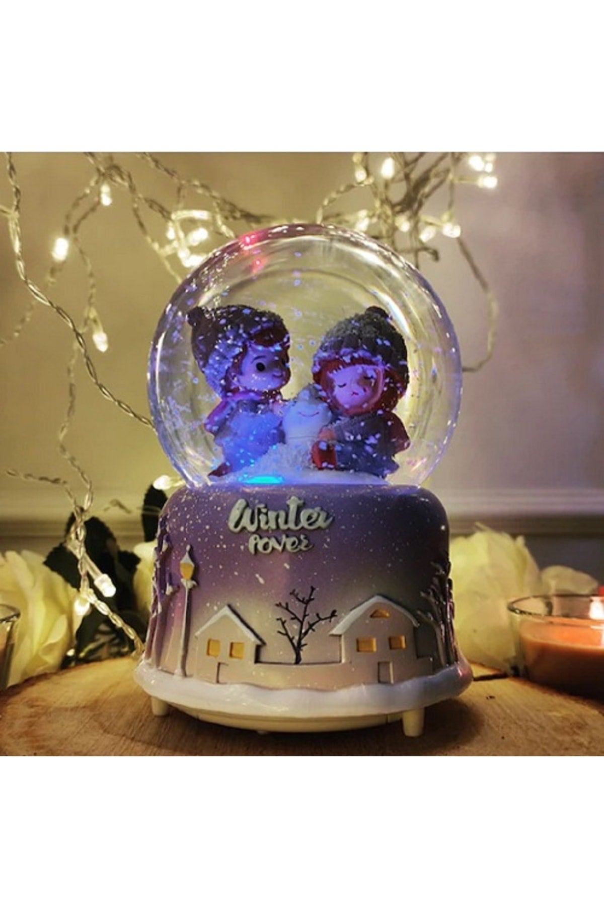 Winter Love Büyük Boy Otomatik Işıklı Müzikli Püskürtmeli Kar Küresi