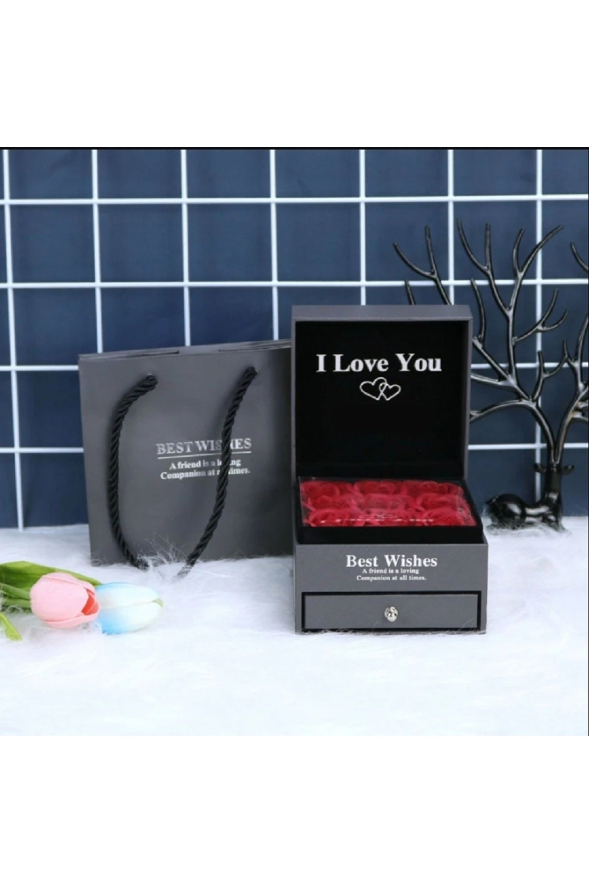 Sevgiliye Hediye Kadınlar Gününe Özel I love You Konseptli Güllü Çiçekli Takı Ve Kolye Kutusu