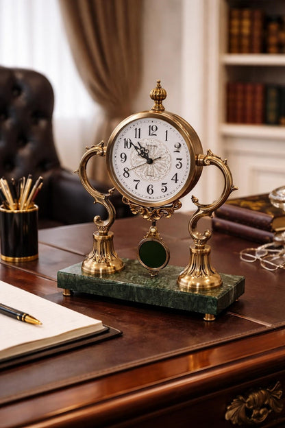 İskandinav Tasarım Mermer Kaideli Sarkaçlı Metal Masa Saati Premium Dekoratif Saat