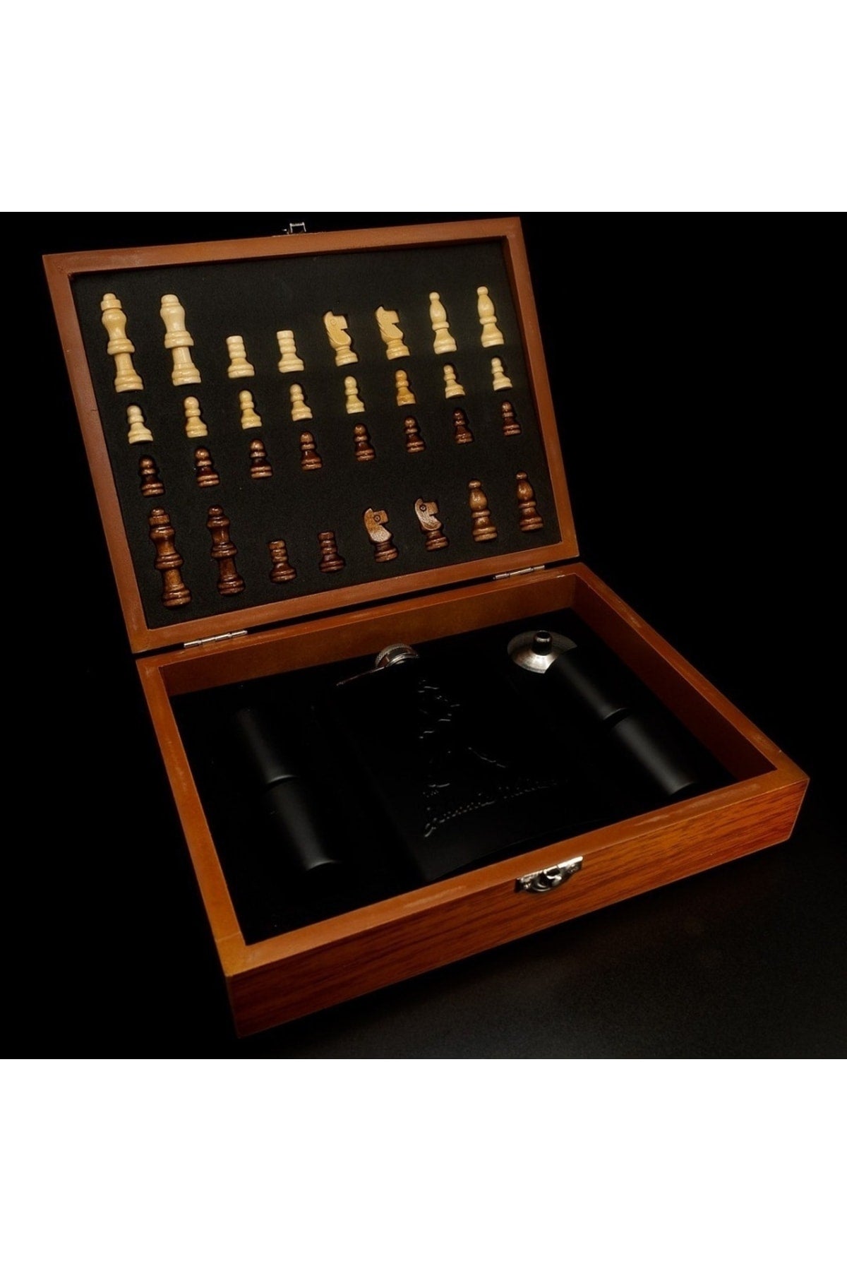 Özel Tasarım Johnnie Walker Retro Paslanmaz Çelik Matara Ve Satranç Seti?