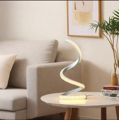 LED Spiral Masa Lambası Modern Stil, Üç Renkli Ayarlanabilir USB Güç Düğmesi Anahtarı, Yatak Odası Başucu Çalışma Dekoratif Masa Lambası